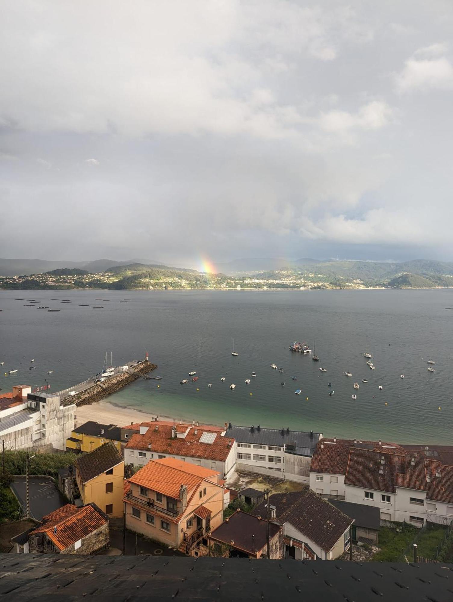 Atico Con Vistas En Raxo Apartment Bagian luar foto