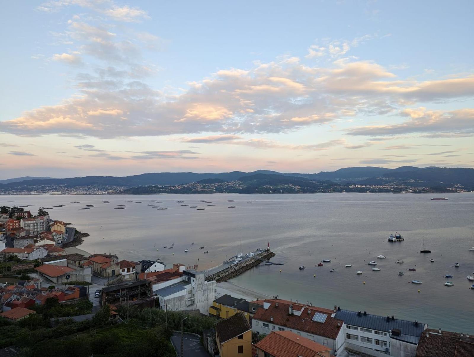 Atico Con Vistas En Raxo Apartment Bagian luar foto